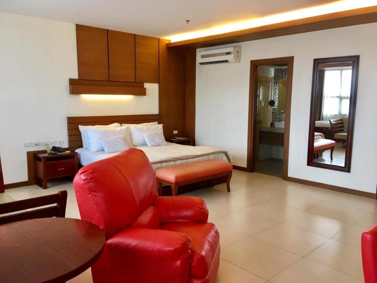 Skinetics Wellness Center Boutique Hotel Iloilo City Dış mekan fotoğraf