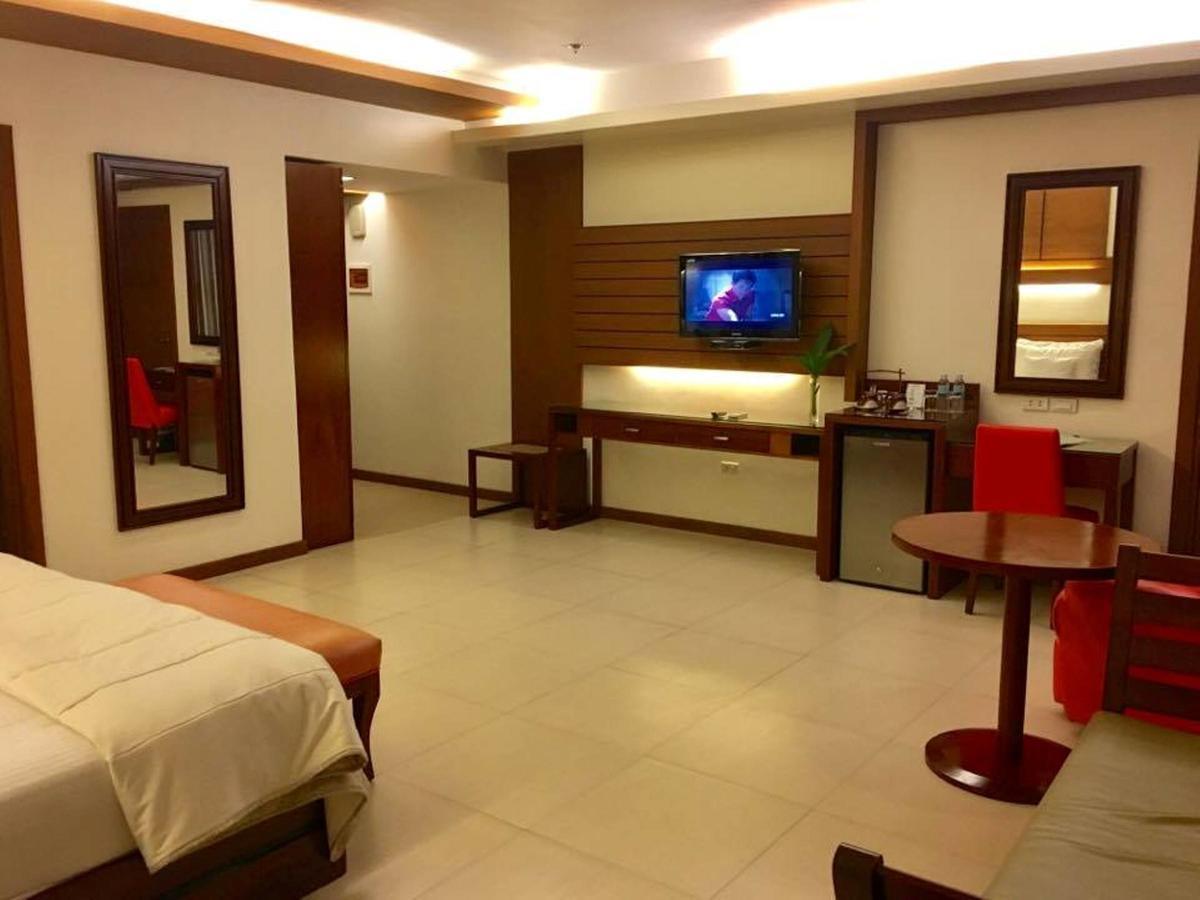 Skinetics Wellness Center Boutique Hotel Iloilo City Dış mekan fotoğraf
