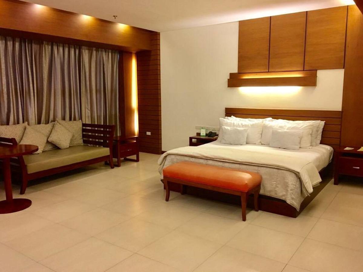 Skinetics Wellness Center Boutique Hotel Iloilo City Dış mekan fotoğraf