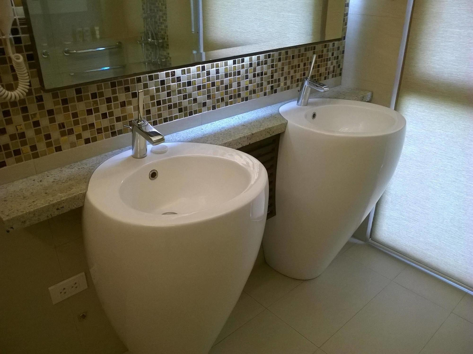 Skinetics Wellness Center Boutique Hotel Iloilo City Dış mekan fotoğraf